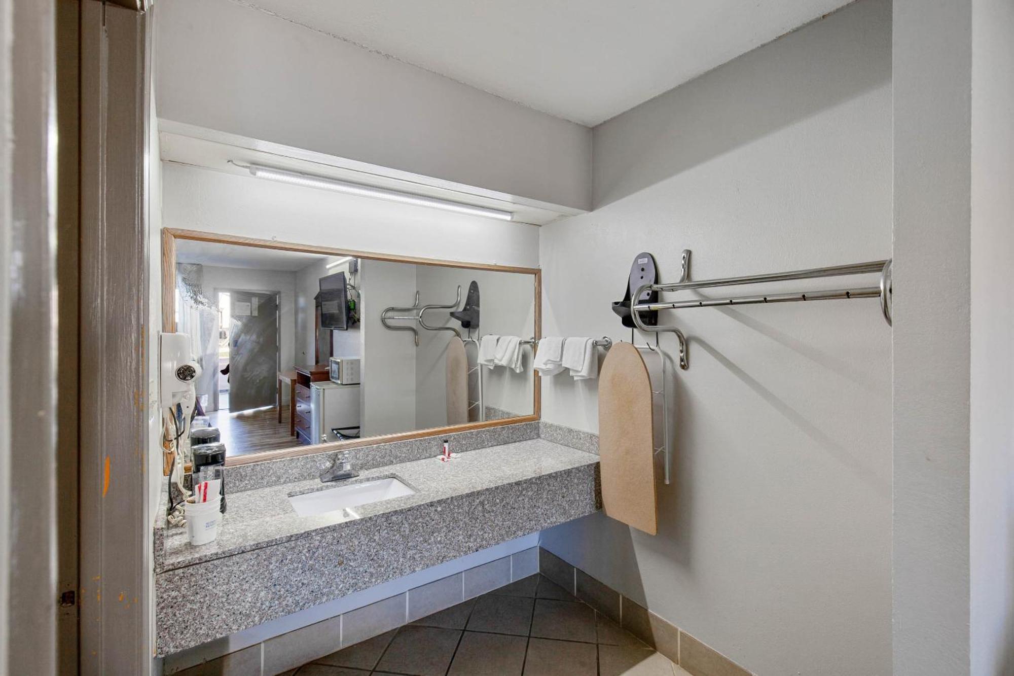Hotel O Columbia Downtown Near I-65 Bagian luar foto