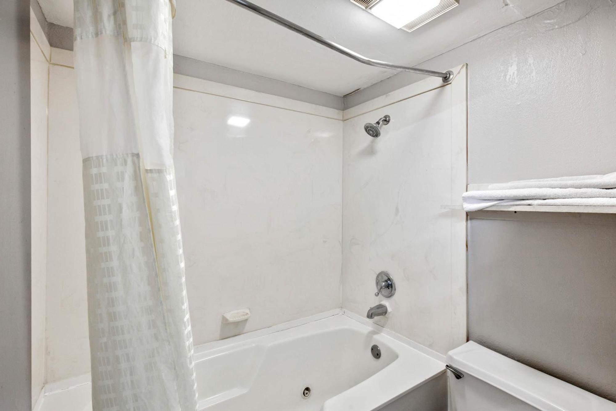 Hotel O Columbia Downtown Near I-65 Bagian luar foto